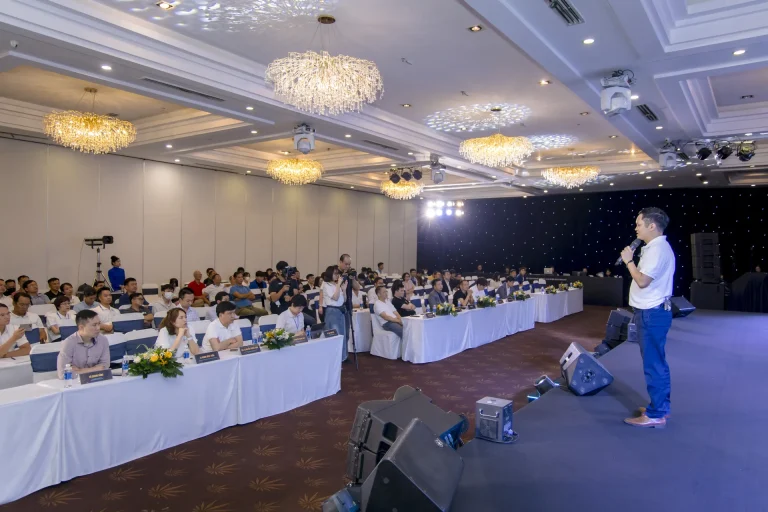 thay-vuong-hoc-vien-ai-13